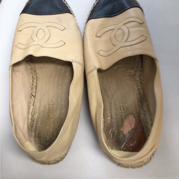 - Chanel Black And Tan Flats Size 9 - Picture 8 of 12
